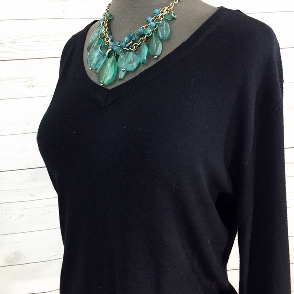 Classic V neck Black Sweater plus size - Picture 3 of 4